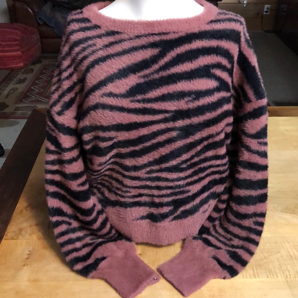 Express Sweaters - Express animal design sweater